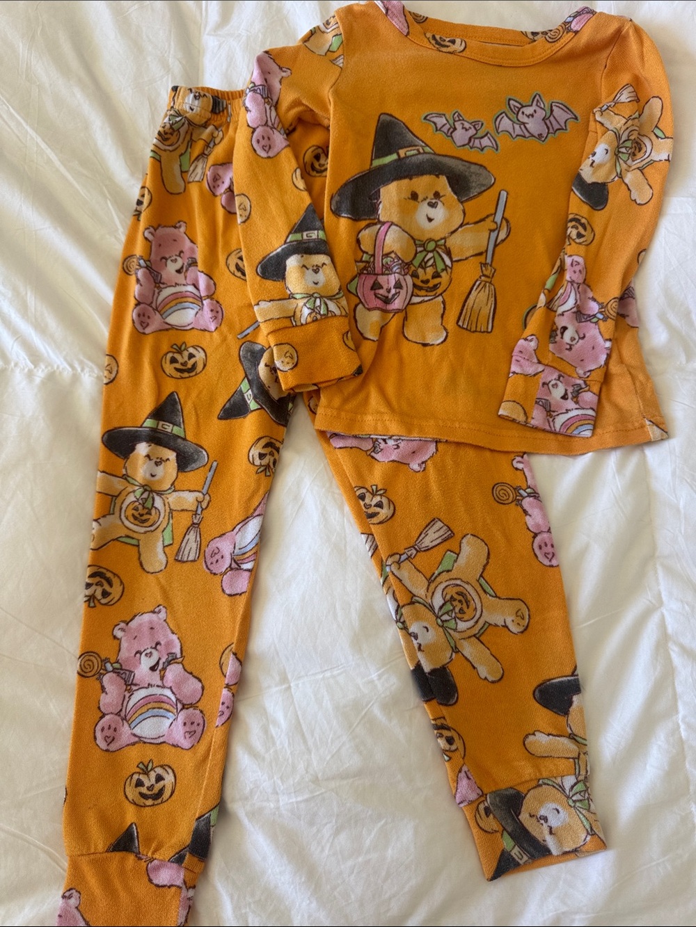 Care Bears 🧡🖤Kids Orange Halloween Bear Pajama Set size 5 GUC- my favorites!